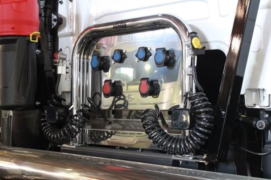 JUMBO エアバー&パネル(VOLVO FH4/FH5)