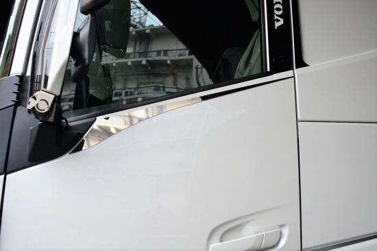 ACITOINOX ドアウィンド下側用ステンレスプレート（VOLVO）