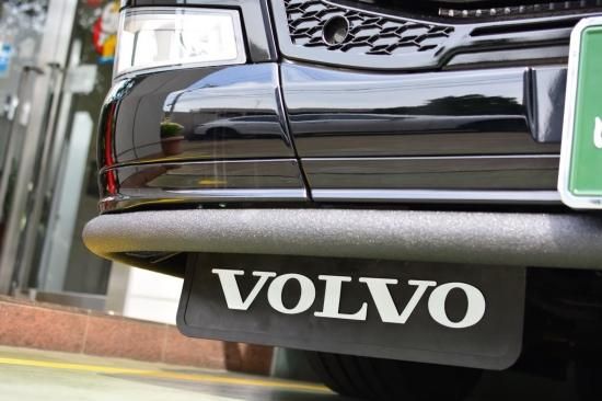 VOLVO純正 マッドフラップ